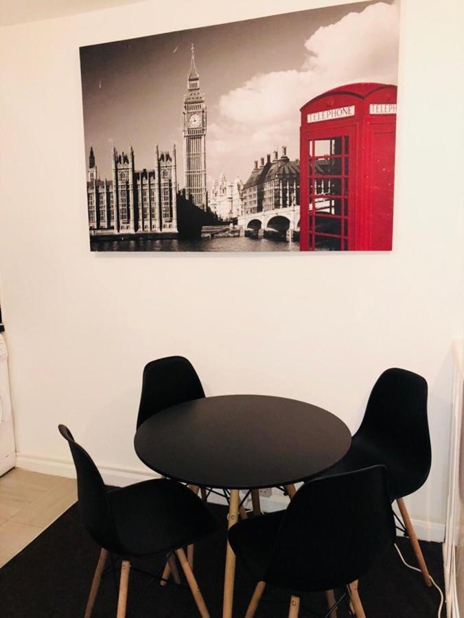 Spacious Studio Flat- Watford Junction & Harry Potter World מראה חיצוני תמונה