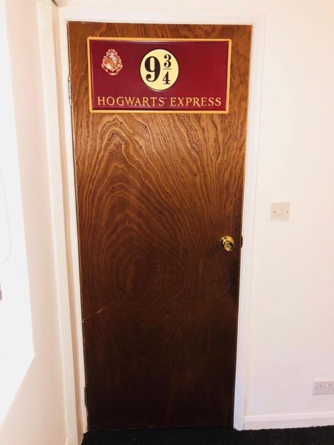 Spacious Studio Flat- Watford Junction & Harry Potter World מראה חיצוני תמונה